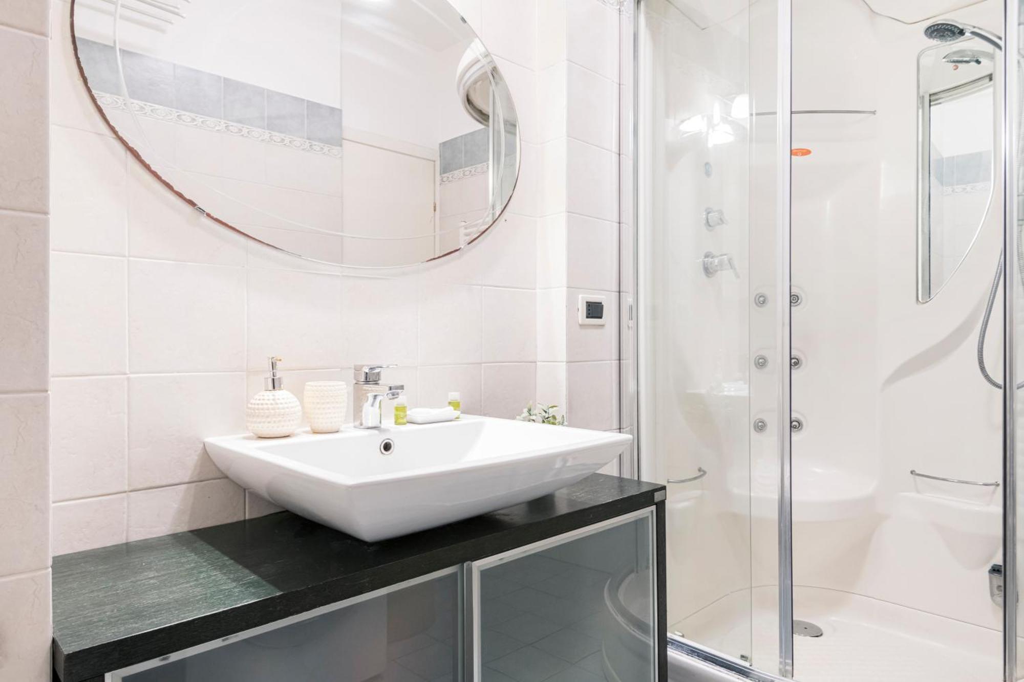 Appartement Easylife - Pearl With Balcony On Ticinese District *