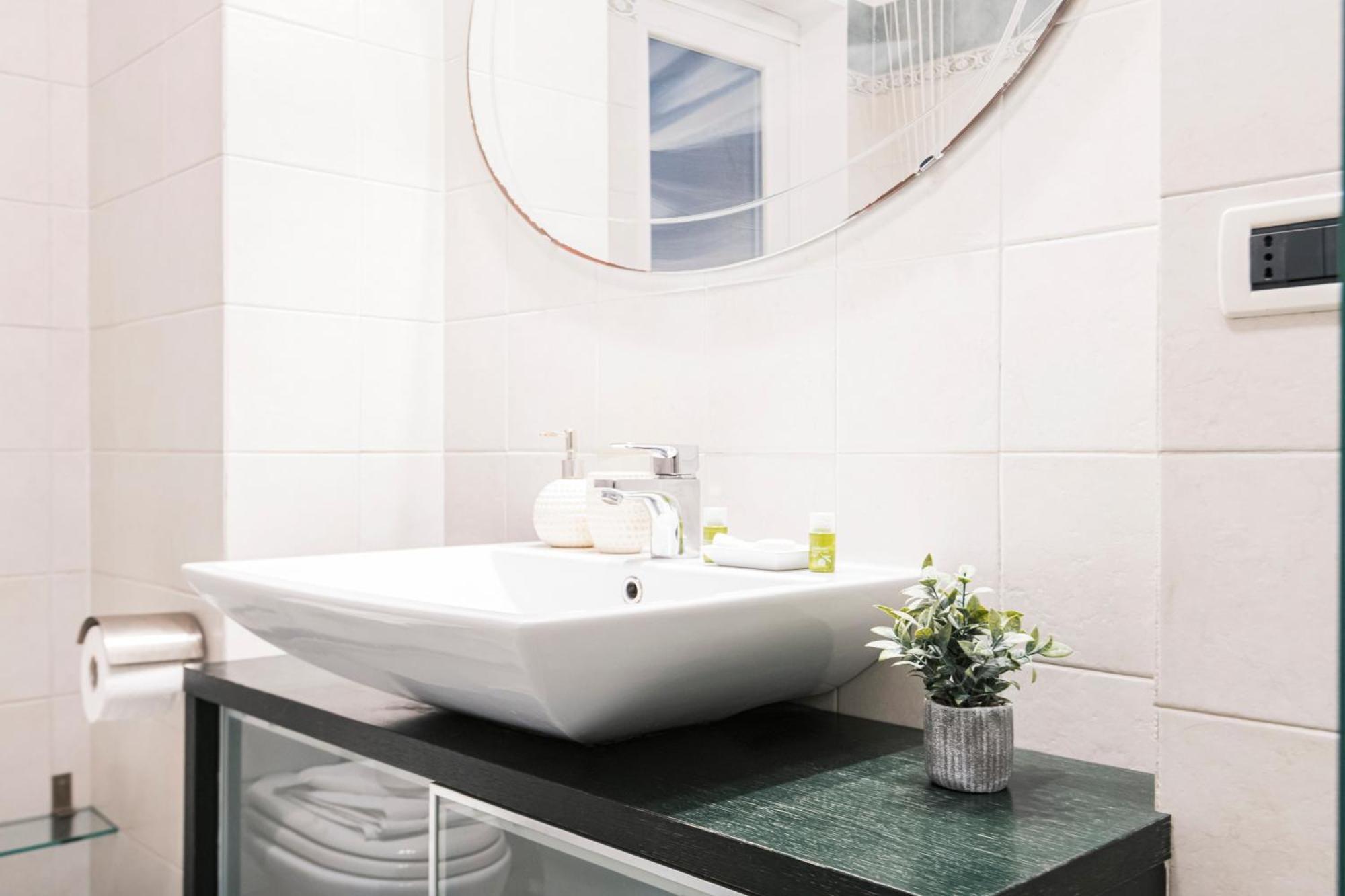Appartement Easylife - Pearl With Balcony On Ticinese District *